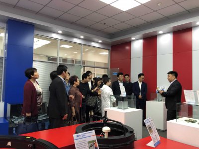 我司作為高新區(qū)高新技術(shù)模范企業(yè)接待咸陽企業(yè)家參觀團(tuán)